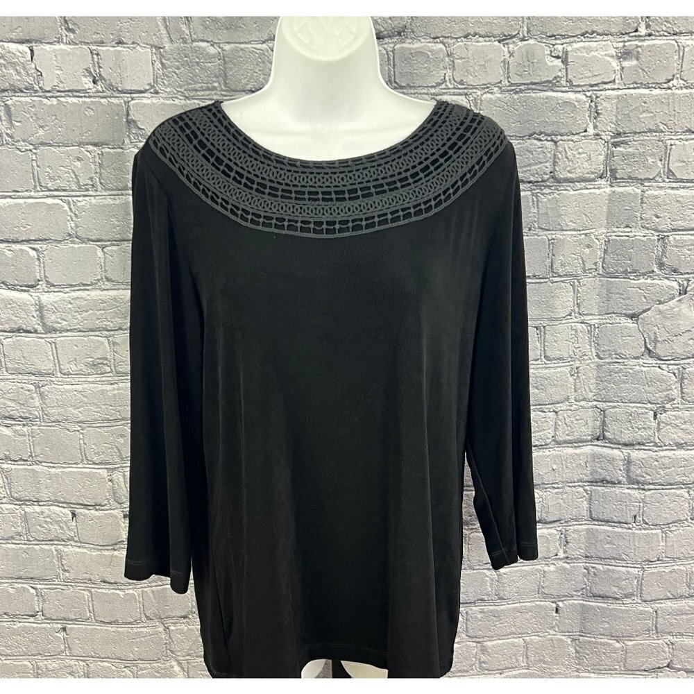 Chico's Travelers Slinky Crochet Neck Trim Top 3/4 Sleeve Size 2 L 12 NWT - Picture 1 of 7